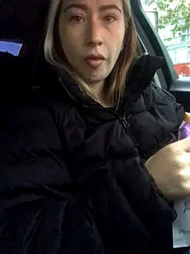 Reina Cummings online show from September 29, 4:50 am