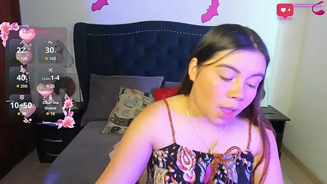 LucyPetit online show from October 4, 1:28 pm