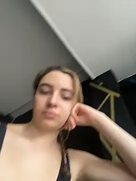 karla-thomsom10 online show from April 9, 4:45 pm