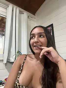 hannahhotwife online show from April 6, 7:59 pm