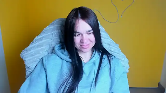 Lola Saymyname online show from April 18, 11:13 am