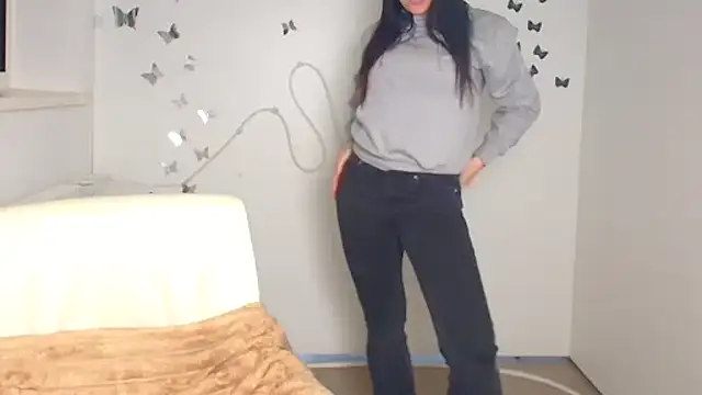 Lola Saymyname online show from April 10, 1:17 pm