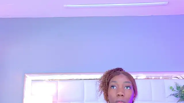 MadeleineHocker online show from November 21, 12:07 pm