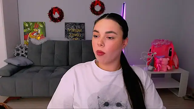 queenofthesense  online show from December 20, 9:57 am