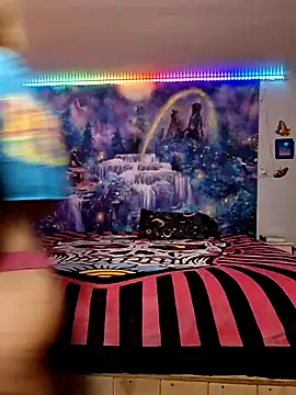 Snapshot of PeachyAriel chatting on October 8, 1:10 am PeachyAriel online show from October 8, 1:10 am