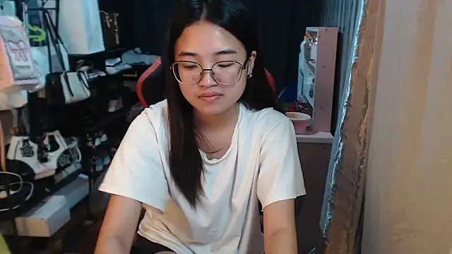 urhoneybunny25 online show from October 13, 8:39 am