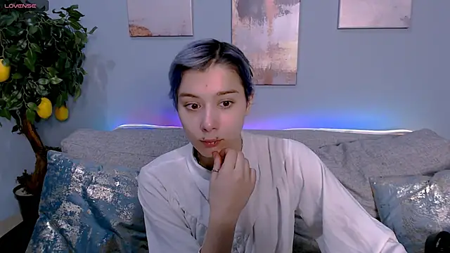 SophieAsh online show from September 25, 6:56 am