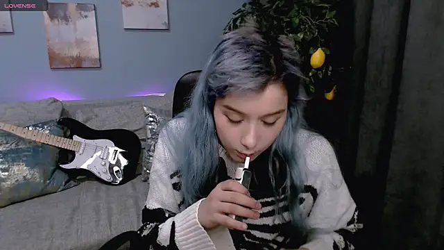 SophieAsh online show from September 26, 7:06 am