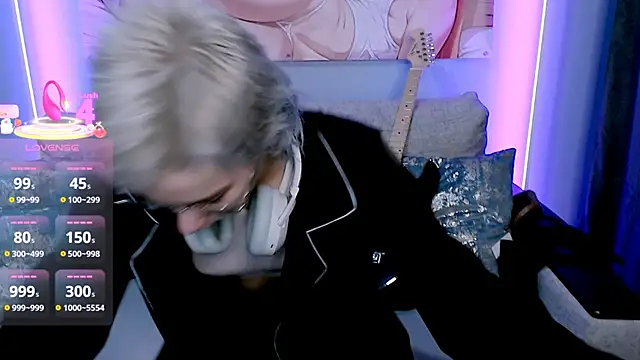 SophieAsh online show from October 31, 7:01 am