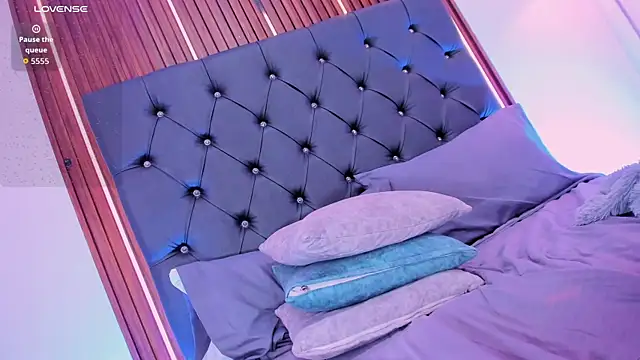 Anyeliin miller online show from December 16, 2:01 pm