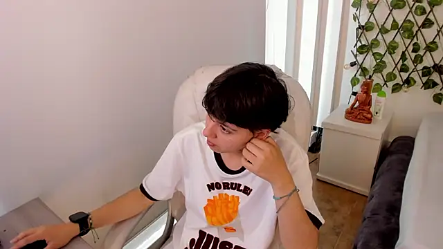 Nathaly ds online show from December 4, 7:25 pm