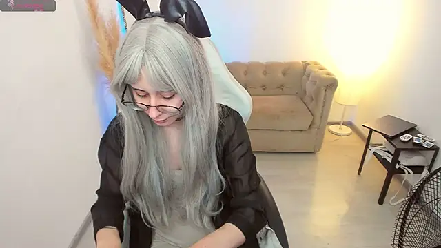 meomeee online show from December 1, 4:20 pm