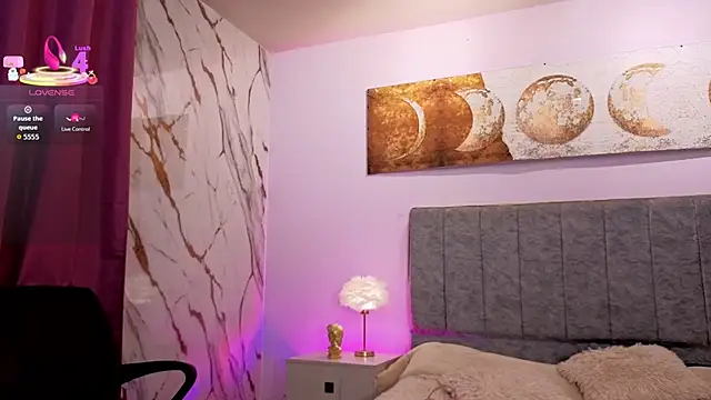 antonellastar24  online show from April 8, 8:33 pm