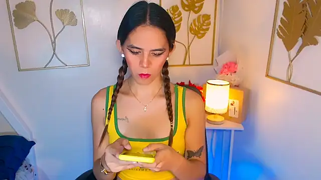 xPrecuioseChesca online show from October 25, 12:40 am