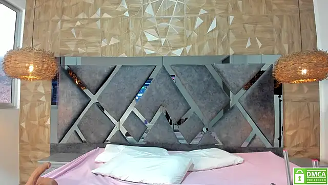 Selene  Lopez  online show from April 13, 7:58 pm