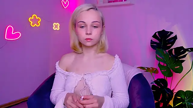 Charlotte Colinss online show from February 5, 4:59 am