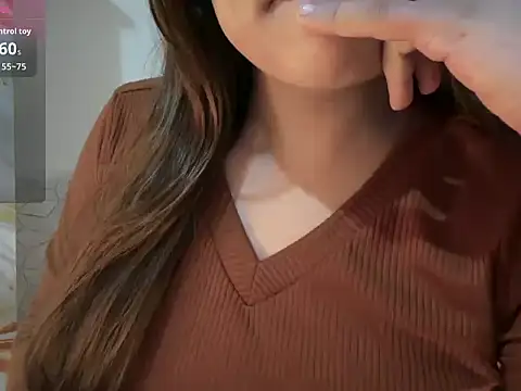 Remi Emmii online show from December 5, 7:15 pm