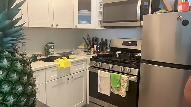 prettyykitty22 online show from July 25, 4:47 pm