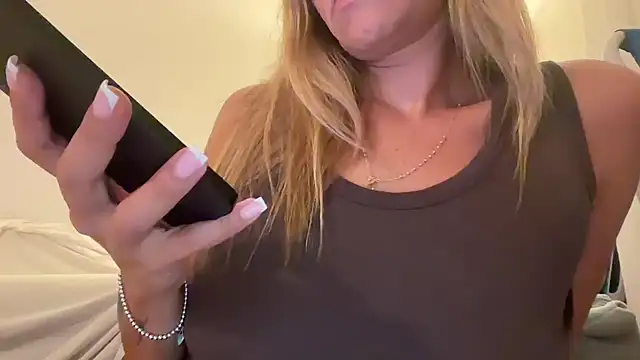 prettyykitty22 online show from July 22, 3:07 am