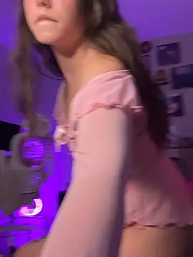 lilbbyily online show from April 27, 3:14 am