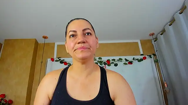 Heidy milf online show from March 16, 8:35 pm