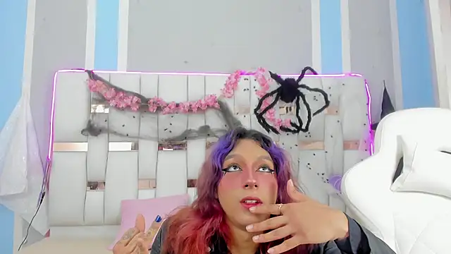 MilkWhore1 online show from October 27, 8:25 pm