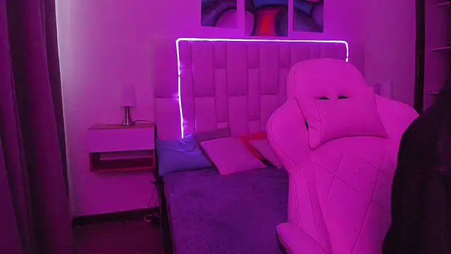 MilkWhore1 online show from April 6, 7:26 pm