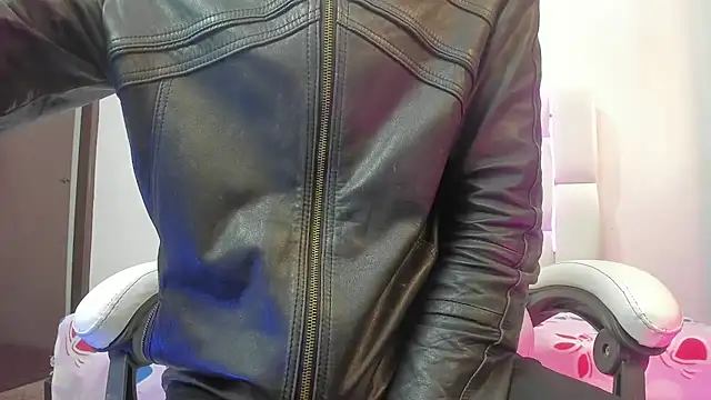 MilkWhore1 online show from March 2, 7:42 pm