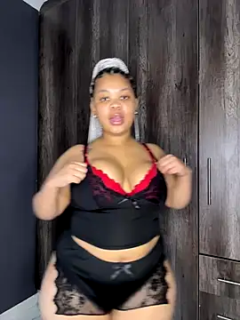 Snapshot of Thick_Ass_Barbiie chatting on October 29, 2:31 pm Thick Ass Barbiie online show from October 29, 2:31 pm