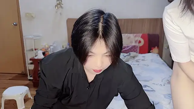 Crush-1 online show from November 17, 4:51 pm