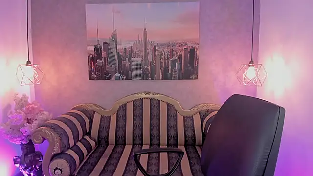 Dali collin online show from November 18, 12:50 pm