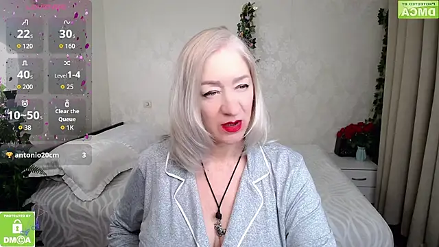 hunters woman online show from April 4, 6:40 pm