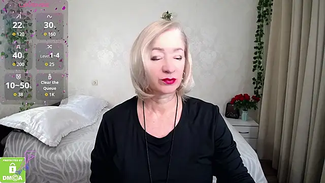 hunters woman online show from October 31, 11:58 am