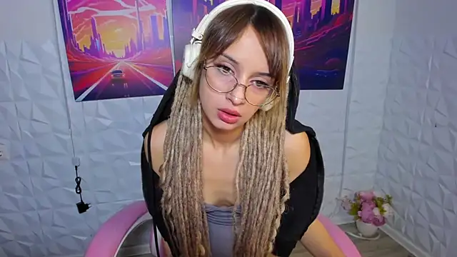 Snapshot of Ameli_Shell chatting on October 4, 1:22 am Ameli Shell online show from October 4, 1:22 am