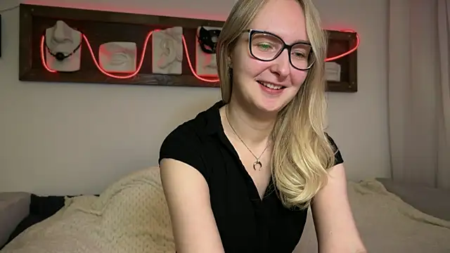 KiraxFate online show from November 14, 6:52 pm