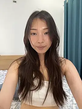 SkylerMoon online show from April 6, 4:46 am