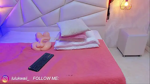 lulukawai16 online show from October 18, 8:21 pm