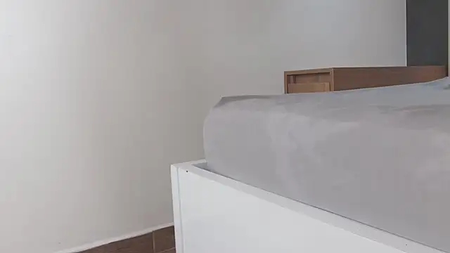 RiriiBrunette   online show from December 15, 9:20 pm