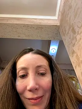 HellaryTourent online show from November 25, 2:52 pm