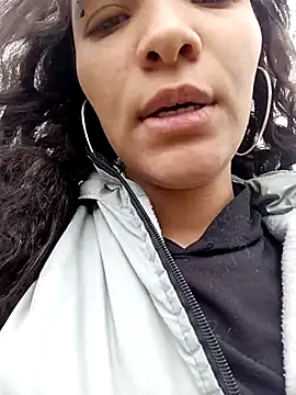 mia blue01 online show from October 5, 4:23 pm