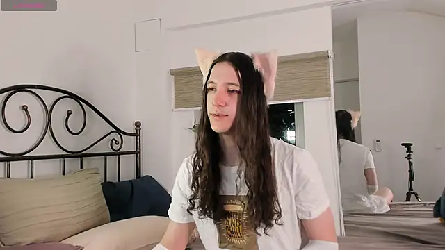 SilverMuse online show from April 13, 12:45 am