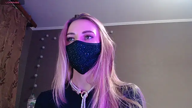 Iris lave online show from November 1, 8:02 pm