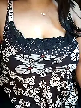 sassylisa online show from April 11, 3:01 am