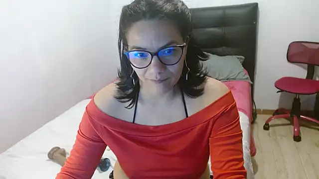 Megan Milf   online show from March 23, 12:00 pm
