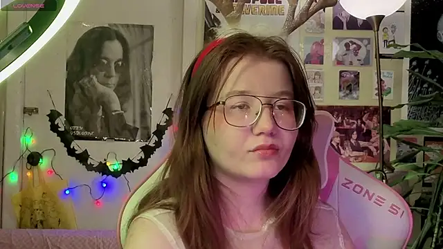 Sienna-Cow online show from December 15, 5:29 pm