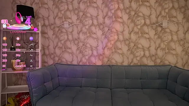 CrystallPaws online show from April 17, 6:04 am