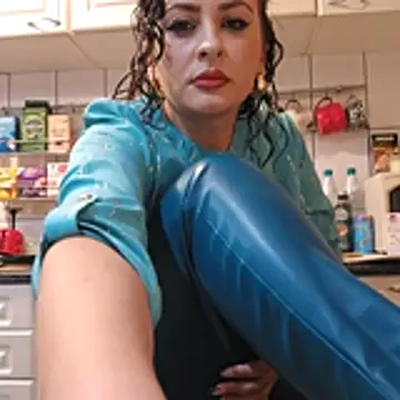 ShineBright88 online show from November 1, 8:24 pm