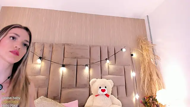 ClaradelMar online show from April 1, 1:41 pm