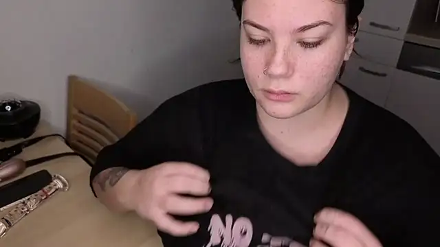 MaeNoir online show from November 7, 9:53 pm