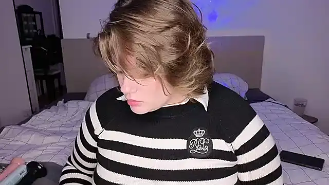 MaeNoir online show from October 10, 6:46 pm